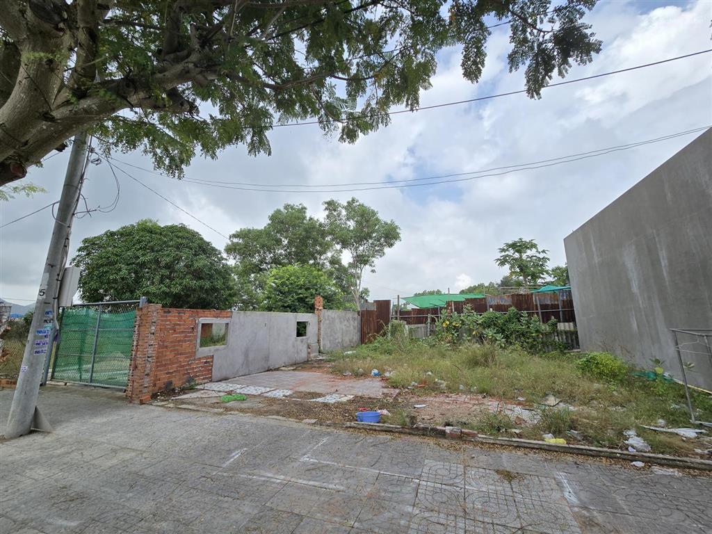 Bán đất 5,5x12m full thổ cư mặt tiền đường nguyễn văn linh, cách biển chỉ 500m
