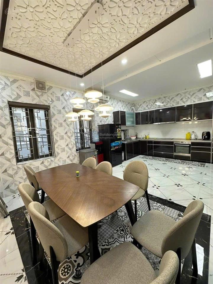 Cho thuê nguyên căn 8 ngủ vệ sinh khép kín tại lê hồng phong