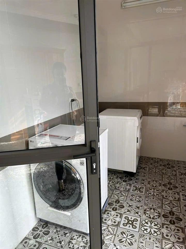 Cho thuê nguyên căn 8 ngủ vệ sinh khép kín tại lê hồng phong