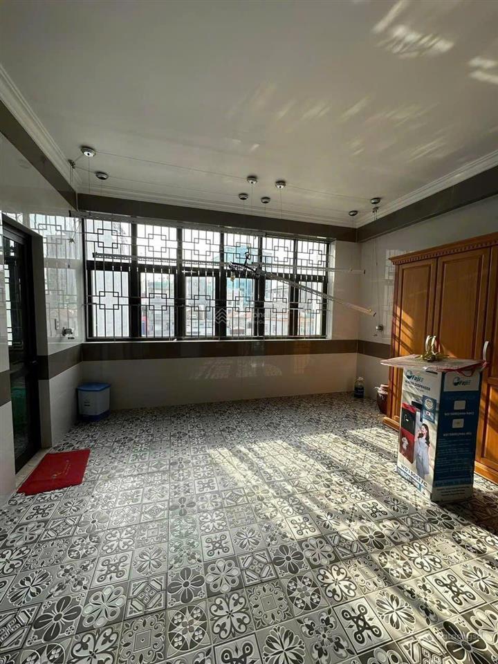 Cho thuê nguyên căn 8 ngủ vệ sinh khép kín tại lê hồng phong