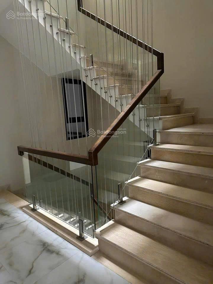 Cho thuê nguyên căn 8 ngủ vệ sinh khép kín tại lê hồng phong