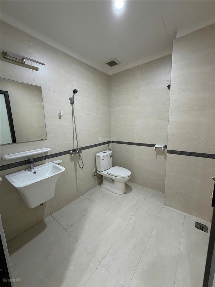Cho thuê nguyên căn 9 ngủ khép kín ngay gần vinhomes marina