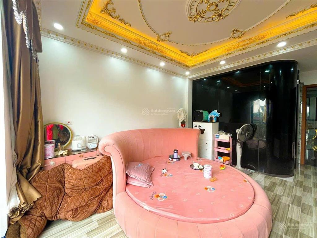Cho thuê nguyên căn mặt đường trung lực siêu đẹp