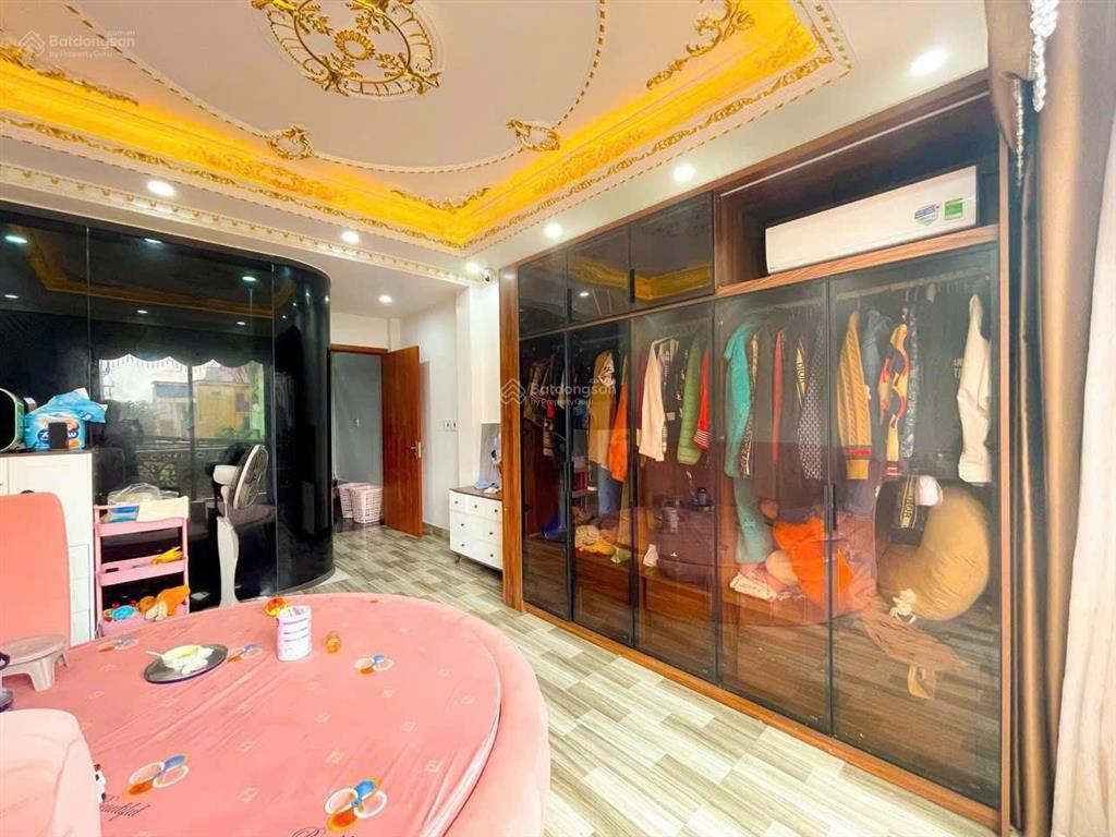 Cho thuê nguyên căn mặt đường trung lực siêu đẹp