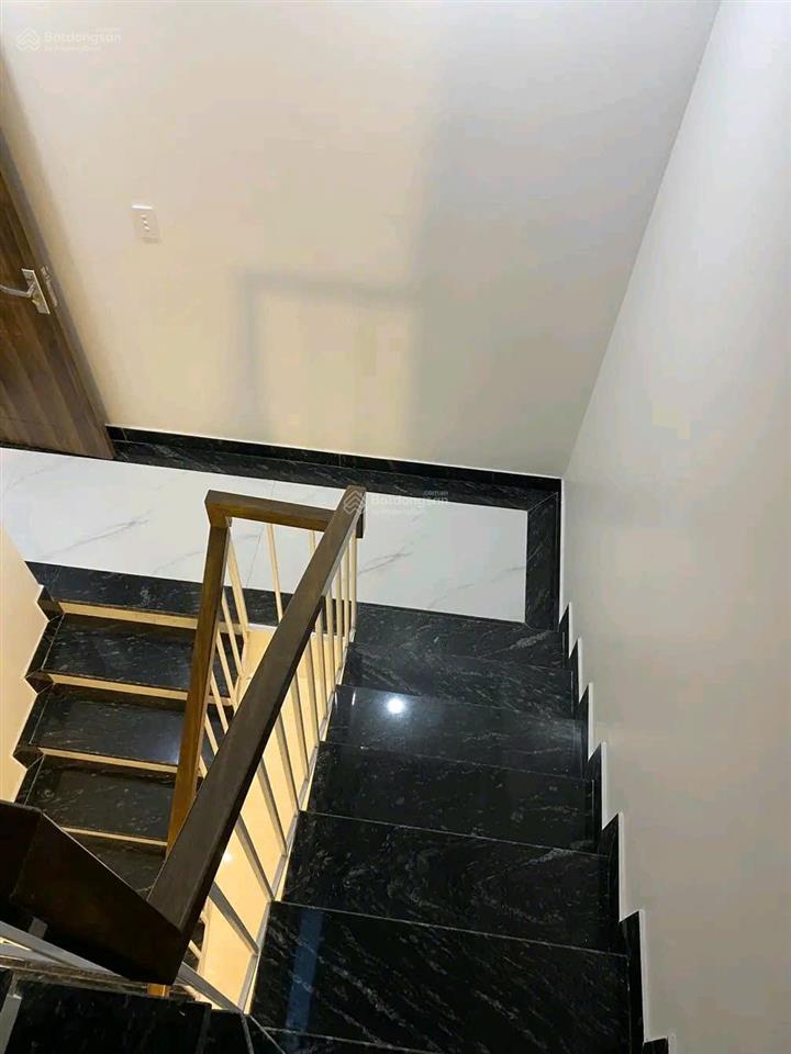Cho thuê nhà riêng 4 tầng xây mới ngõ lê lợi