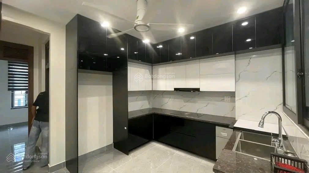 Cho thuê nhà tại lê hồng phong cực đẹp vị trí đẹp có thang máy