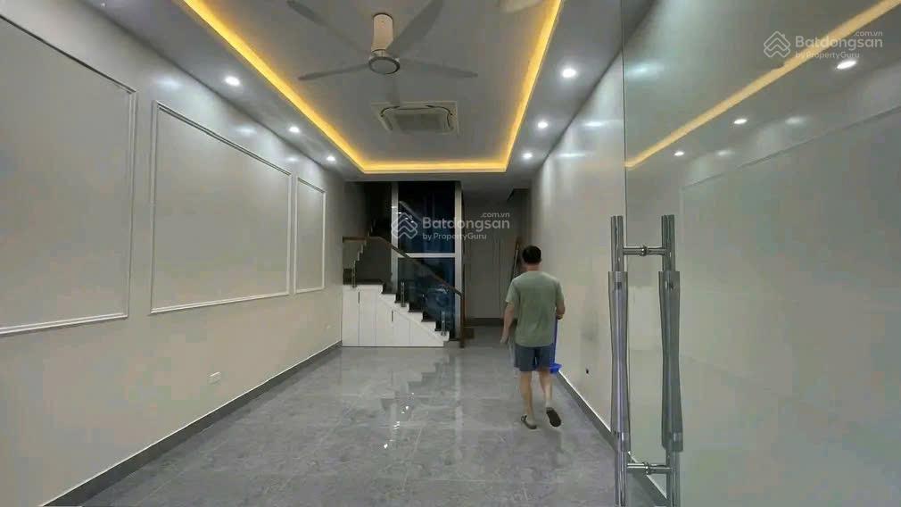 Cho thuê nhà tại lê hồng phong cực đẹp vị trí đẹp có thang máy