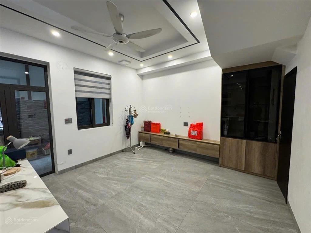 Cho thuê nguyên căn hoàng huy riverside  có thang máy