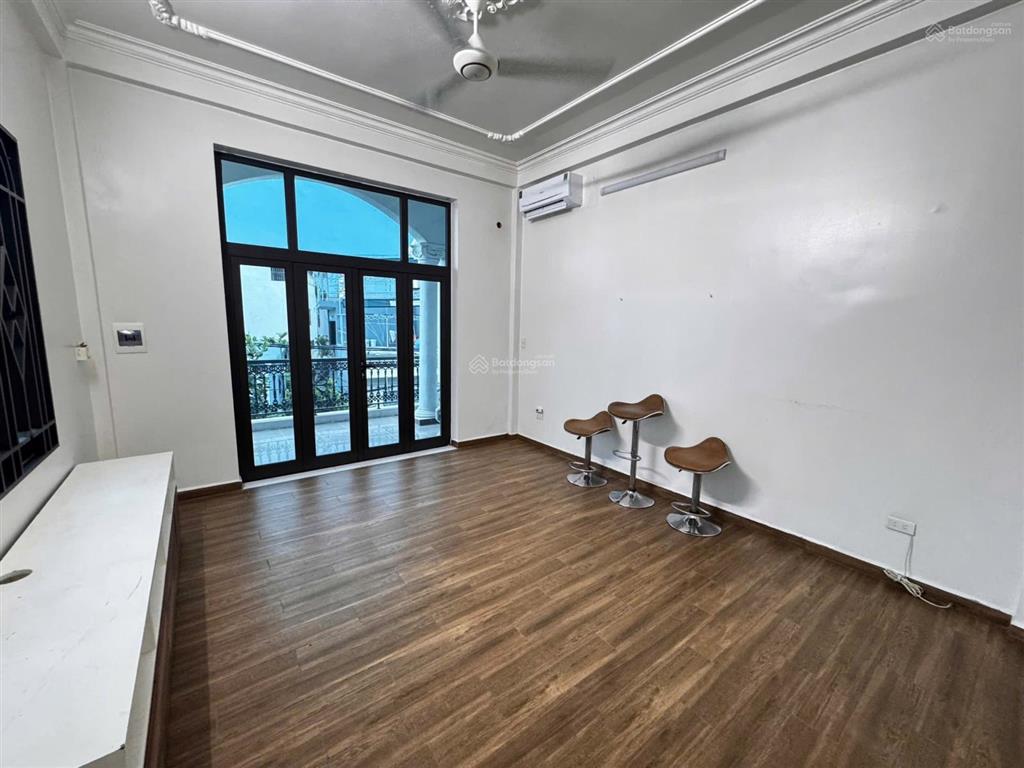 Chính chủ cho thuê villa lê hồng phong mới đẹp