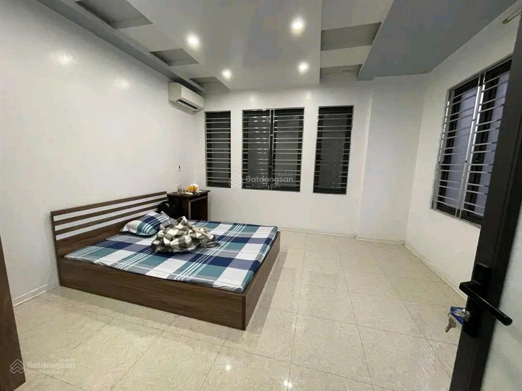 Cho thuê nhà mặt đường lô góc thiên lôi  gần aeon mall