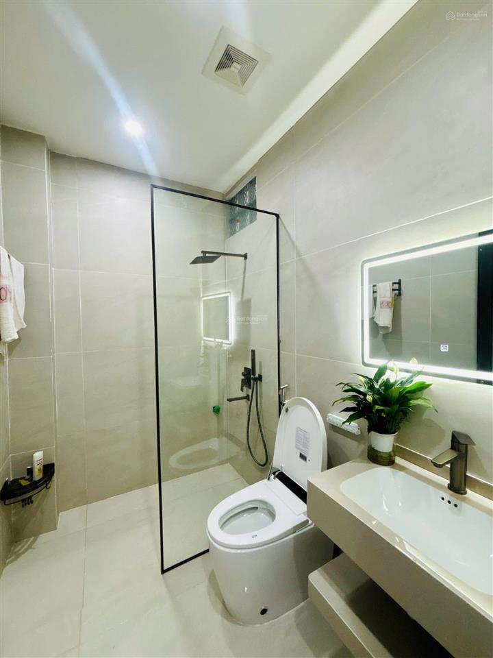 Cho thuê nhà chợ cột đèn lê chân