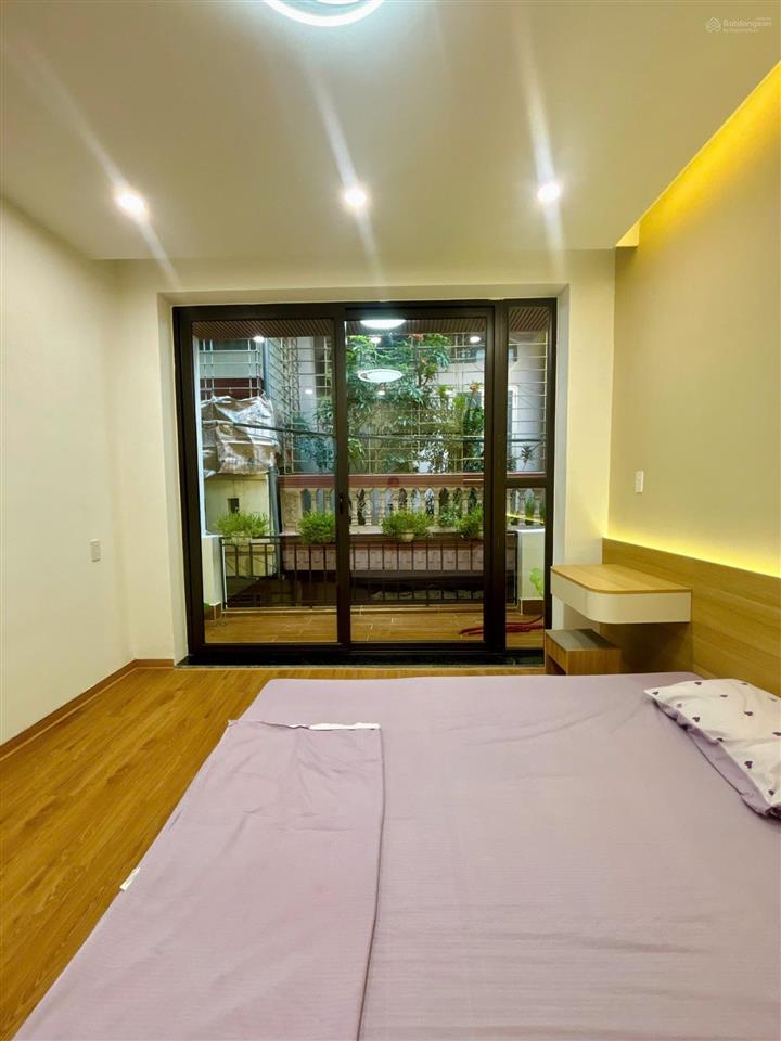 Cho thuê nhà chợ cột đèn lê chân