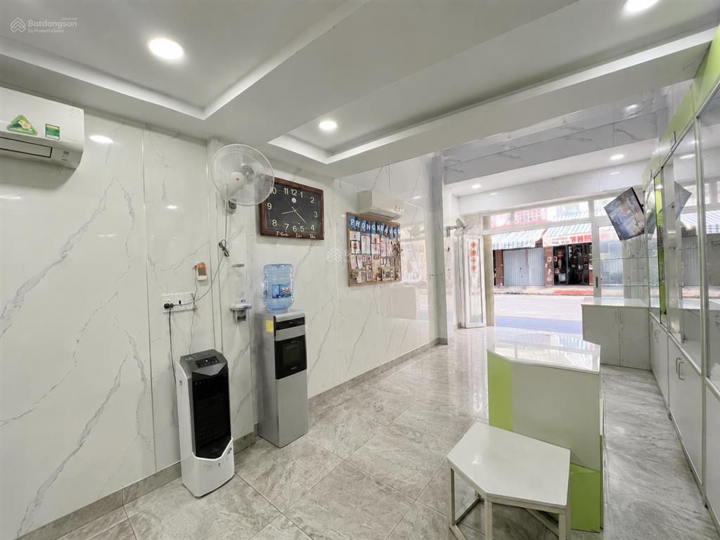 Nhà mặt tiền ký hòa , kinh doanh thuận lợi, phong thủy tốt cần nhượng lại thương lượng chính chủ