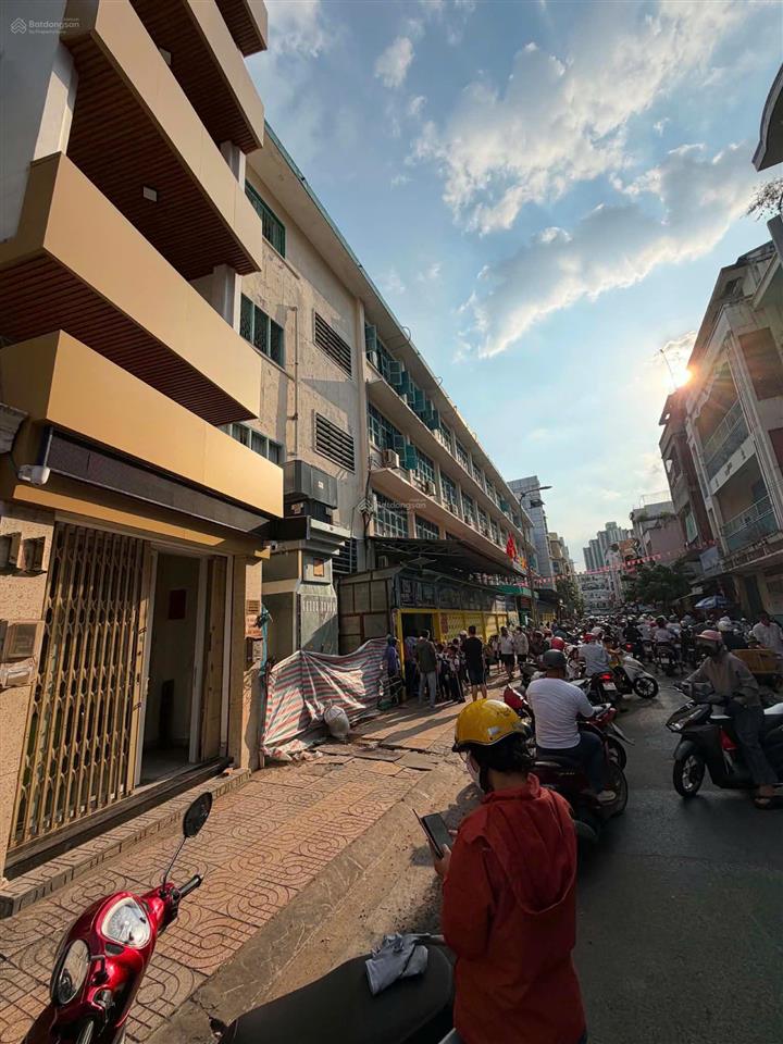 Nhà mặt tiền ký hòa , kinh doanh thuận lợi, phong thủy tốt cần nhượng lại thương lượng chính chủ