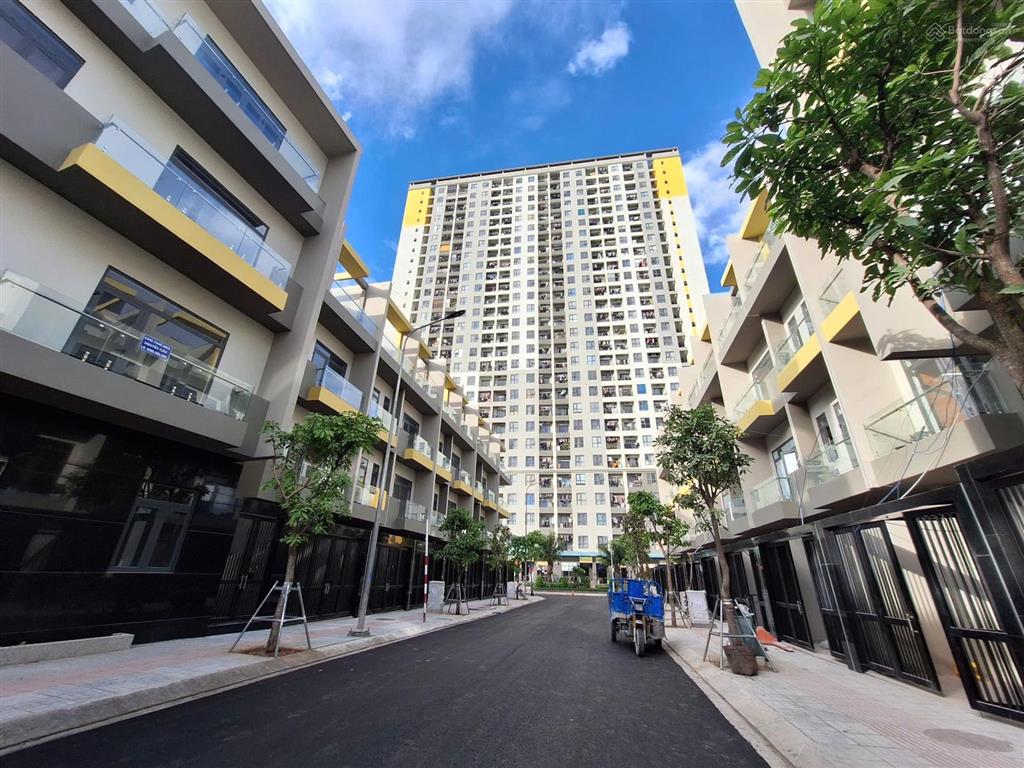 Khu nhà phố compound chỉ còn 7 căn, an ninh tuyệt đối, dân ở đông đúc sẵn