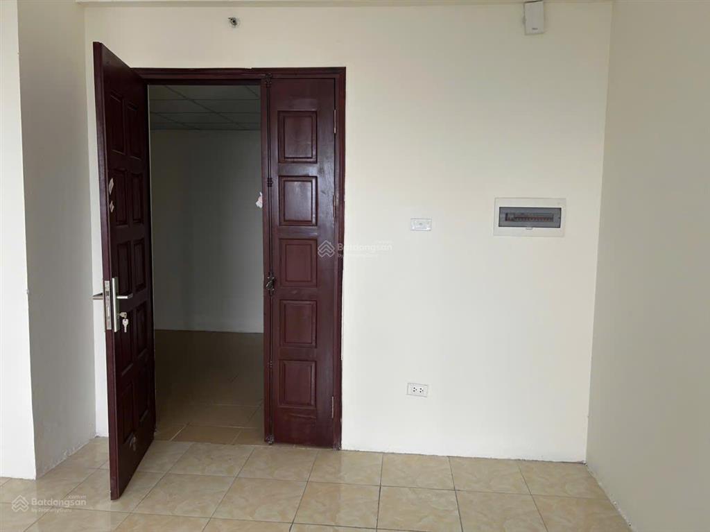 Nhà 4 phòng ngủ view hồ, đầy đủ tiện nghi cho thuê giá cực hấp dẫn