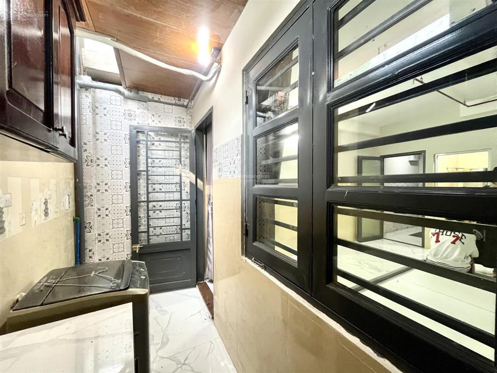 Cho thuê studio tách bếp mới xây
full nội thất,máy giặt riêngquận 12