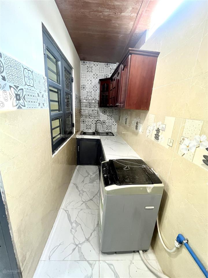 Cho thuê studio tách bếp mới xây
full nội thất,máy giặt riêngquận 12