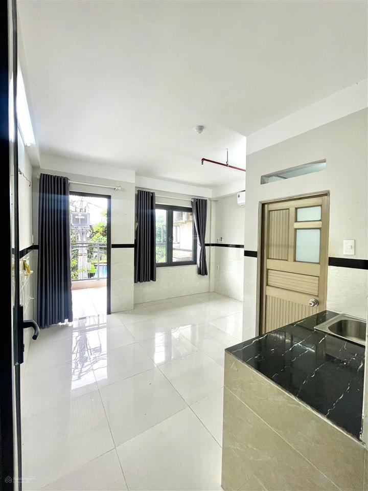Cho thuê studio ban công  máy giặt riêng, công viên phần mềm quang trung