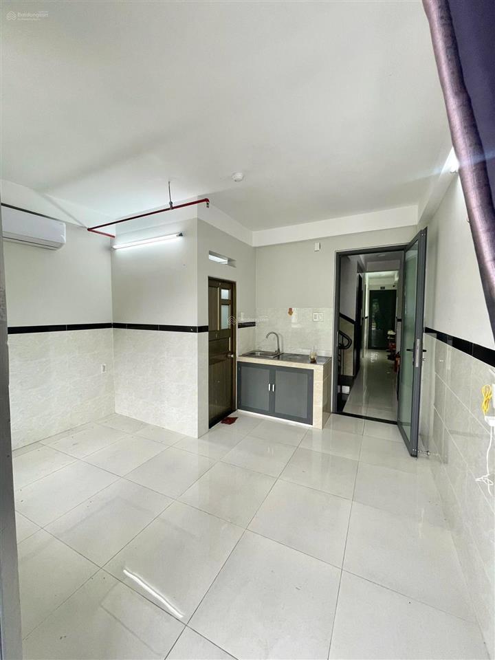Cho thuê studio ban công  máy giặt riêng, công viên phần mềm quang trung