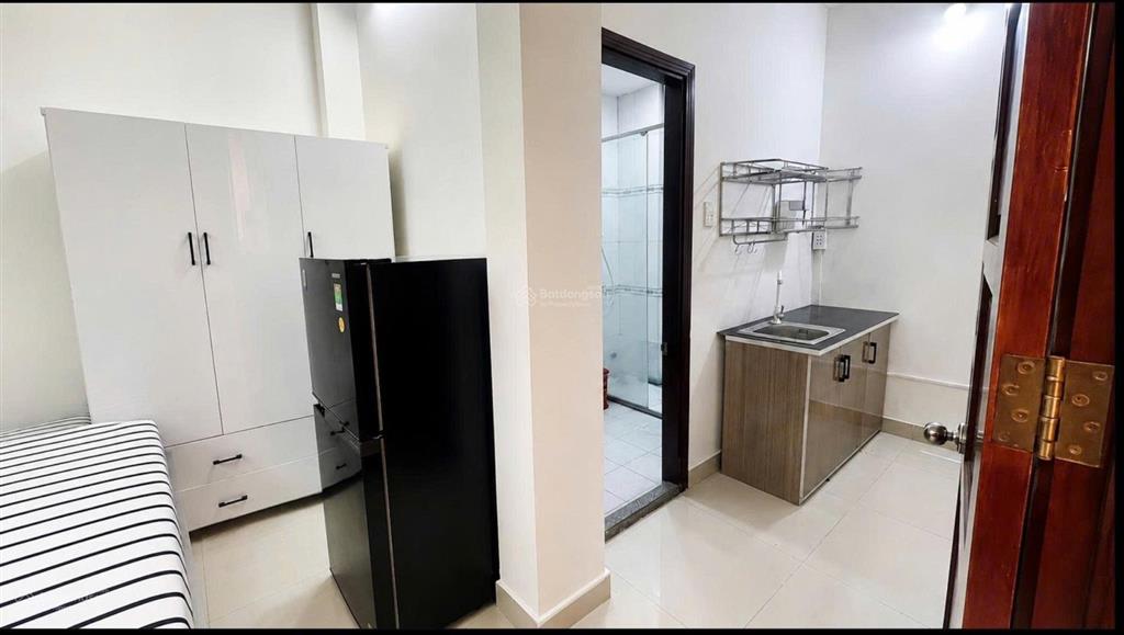 Cho thuê studio full nội thất, cửa sổ thoáng ngay đại học công thương