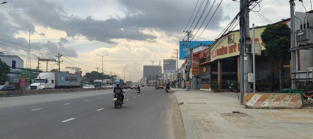  trực tiếp chính chủ gửi  mặt tiền quốc lộ 13  pháp lý rõ ràng. vị trí thuận tiện