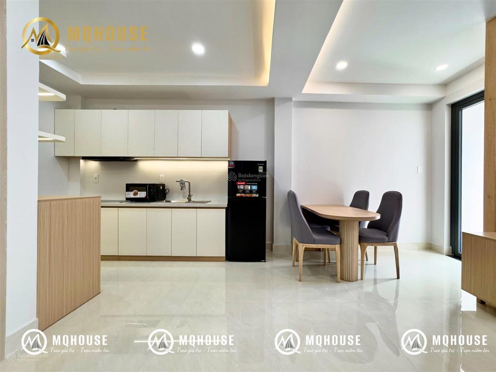 Căn hộ đẹp tone gỗ ban công chill, dọn vào ở liền