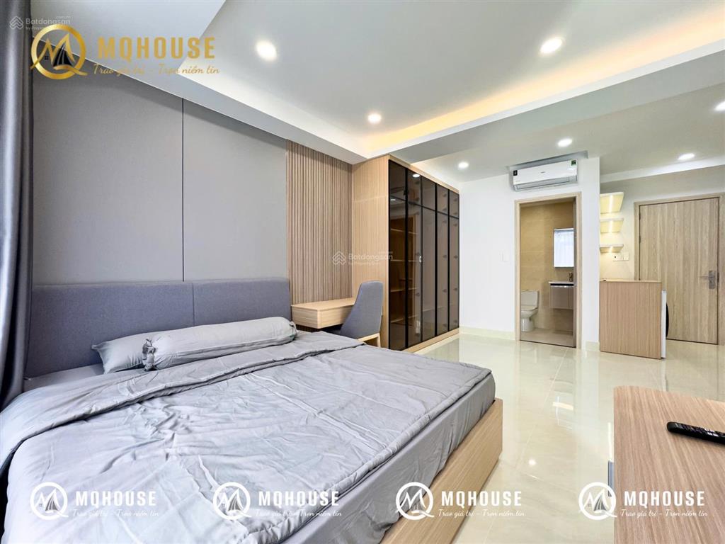 Căn hộ đẹp tone gỗ ban công chill, dọn vào ở liền
