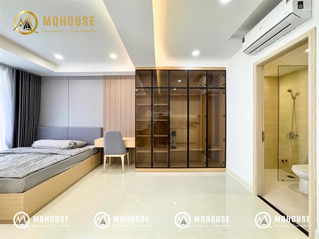 Căn hộ đẹp tone gỗ ban công chill, dọn vào ở liền