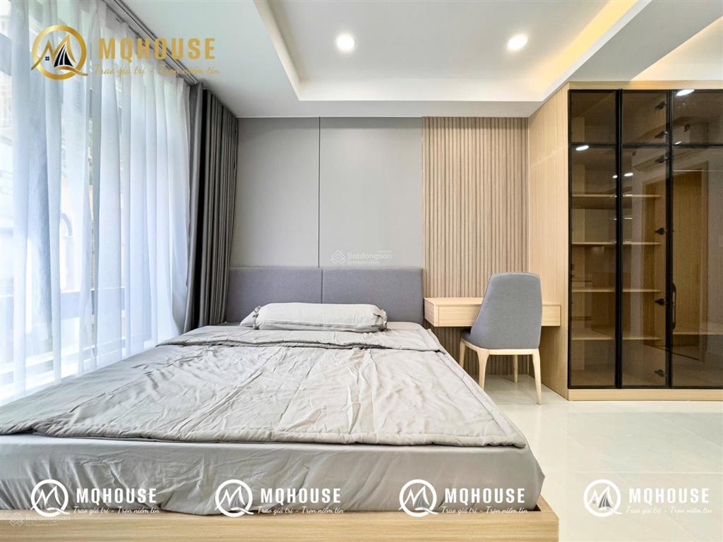 Căn hộ đẹp tone gỗ ban công chill, dọn vào ở liền