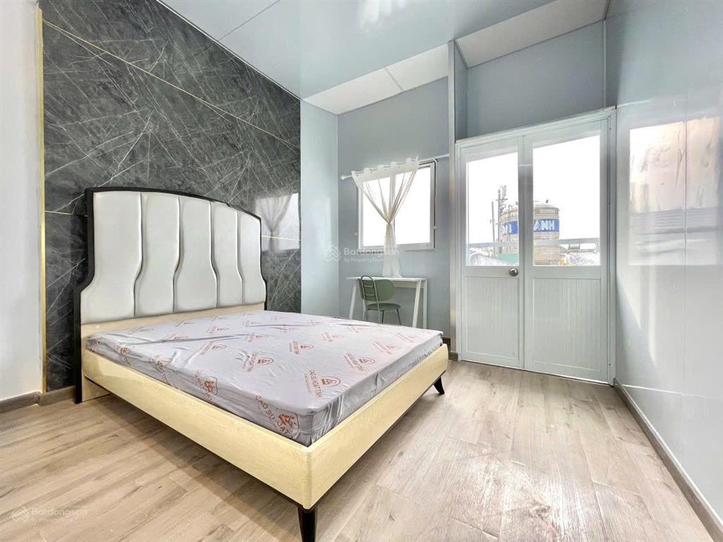 Căn hộ thiết kế hiện đại full nội thất, view ban công thoáng