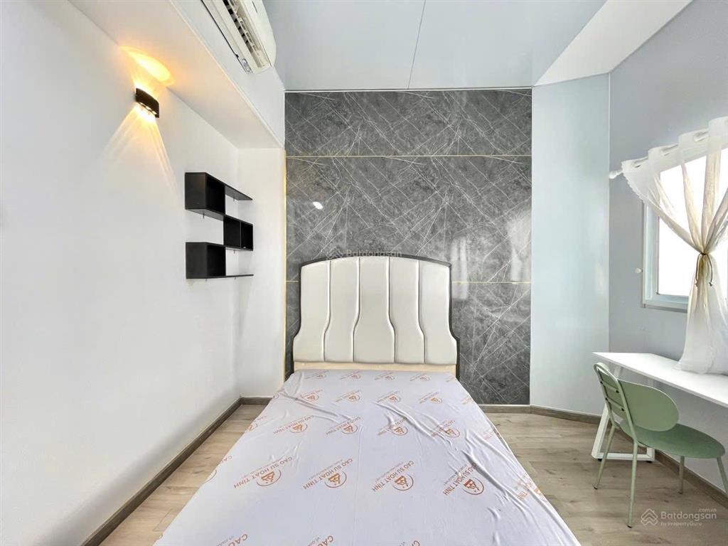 Căn hộ thiết kế hiện đại full nội thất, view ban công thoáng