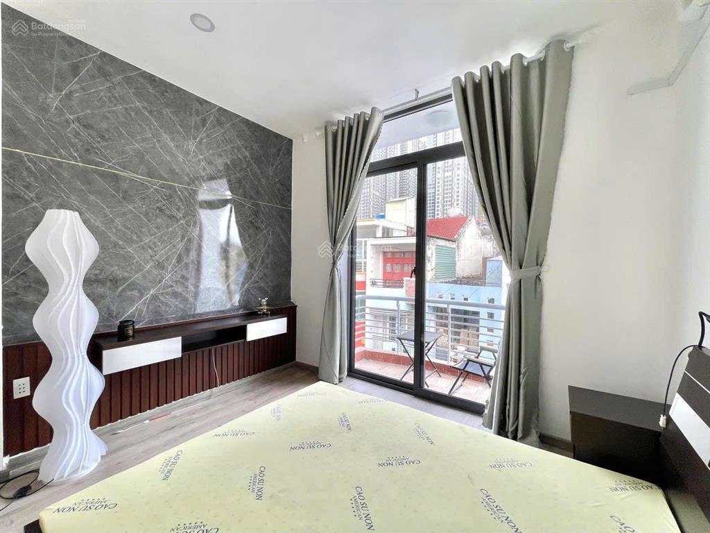 Căn hộ thiết kế hiện đại full nội thất, view ban công thoáng