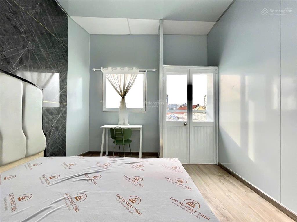 Căn hộ thiết kế hiện đại full nội thất, view ban công thoáng