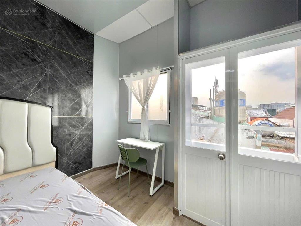 Căn hộ thiết kế hiện đại full nội thất, view ban công thoáng