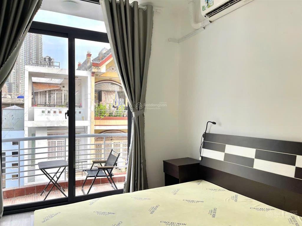 Căn hộ thiết kế hiện đại full nội thất, view ban công thoáng