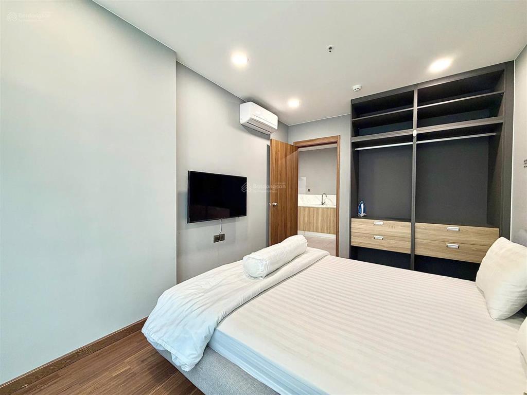 Cho thuê căn hộ mặt tiền đường, có thang máy, full nội thất, gần hutech, gtvt,