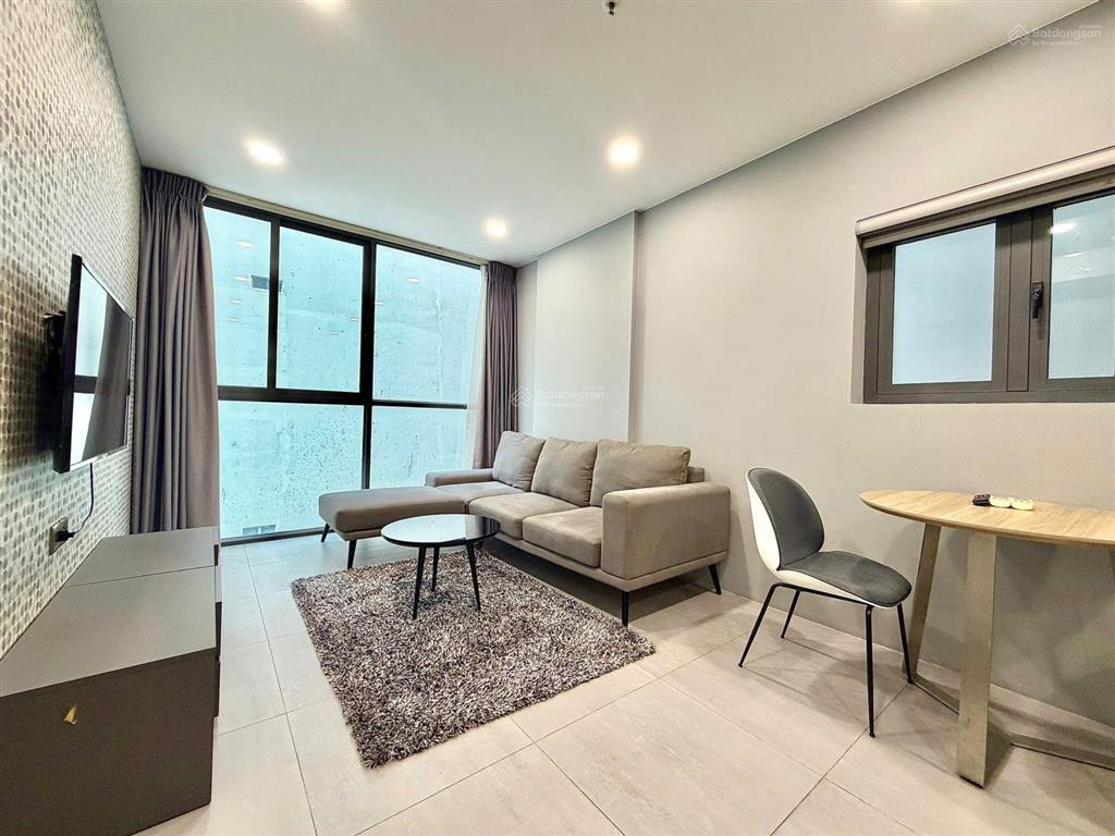 Cho thuê căn hộ mặt tiền đường, có thang máy, full nội thất, gần hutech, gtvt,