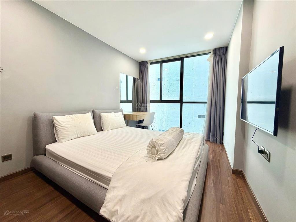 Cho thuê căn hộ mặt tiền đường, có thang máy, full nội thất, gần hutech, gtvt,