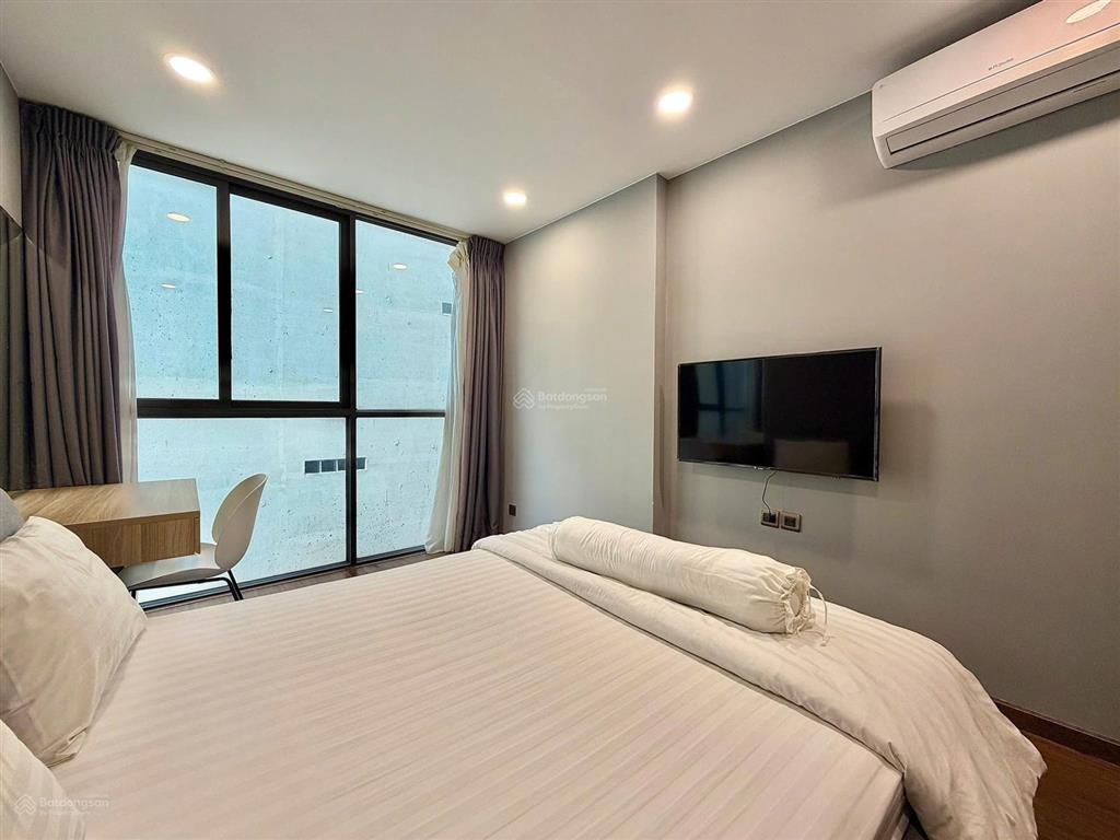 Cho thuê căn hộ mặt tiền đường, có thang máy, full nội thất, gần hutech, gtvt,
