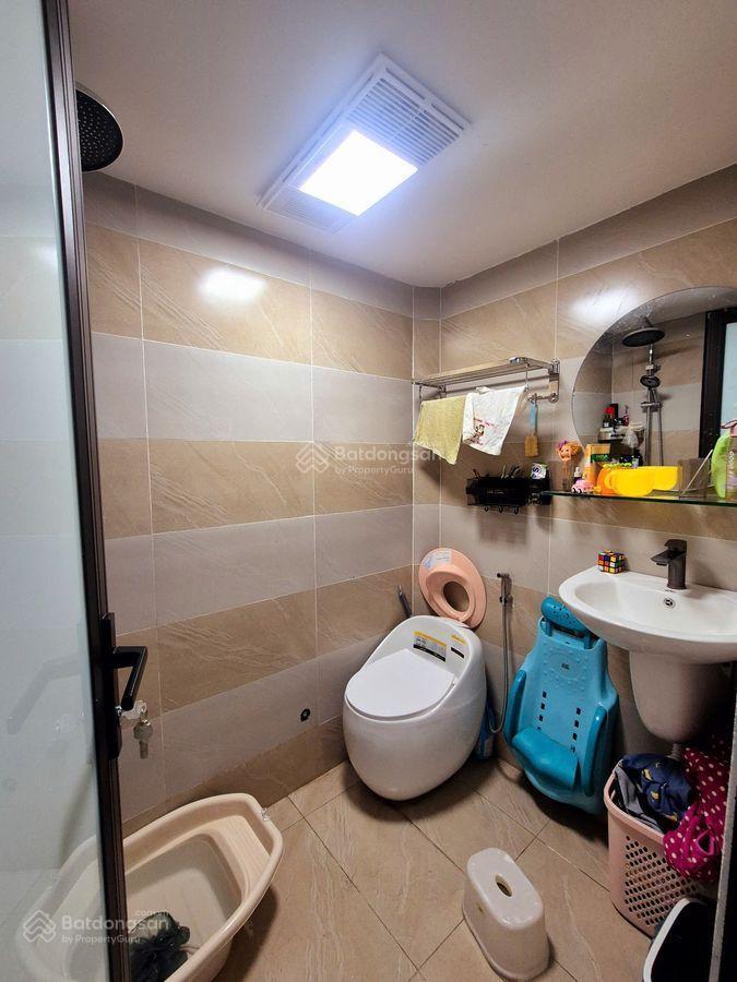 Bán nhà tại phố hàng chiếu, 2,4 tỷ, 25 m2, bao đẹp hot! vài bước ra ô tô dừng đỗ