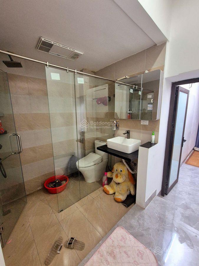 Bán nhà tại phố hàng chiếu, 2,4 tỷ, 25 m2, bao đẹp hot! vài bước ra ô tô dừng đỗ