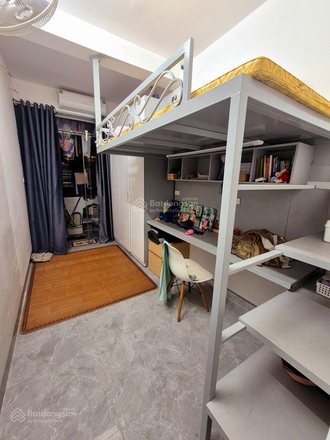 Bán nhà tại phố hàng chiếu, 2,4 tỷ, 25 m2, bao đẹp hot! vài bước ra ô tô dừng đỗ