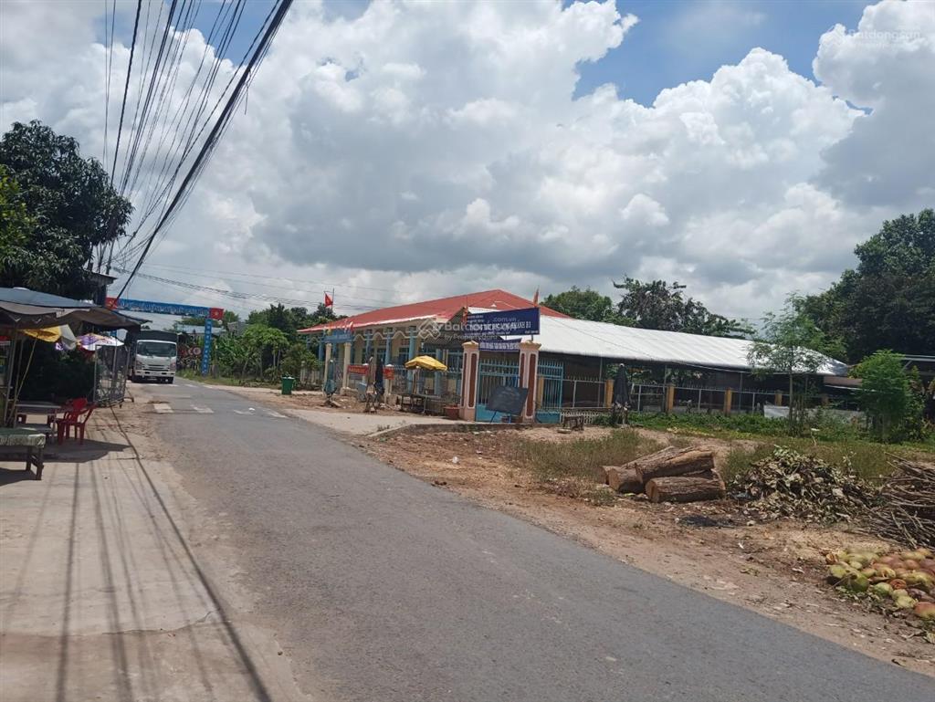 Chủ cần tiền bán ngay trong tuần  lô đất mặt tiền 22m sát vách cổng trường