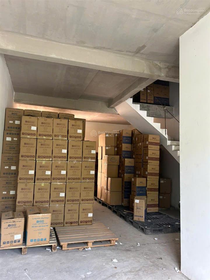 Cho thuê kho chứa hàng 9tr/ tháng verosa khang điền q9