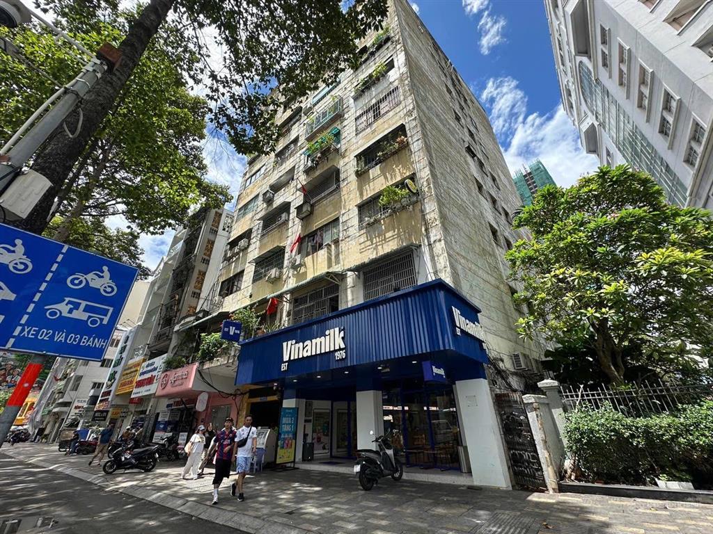 Căn hộ chung cư mặt tiền trần hưng đạo  trung tâm q1  30.34m2  2.3 tỷ