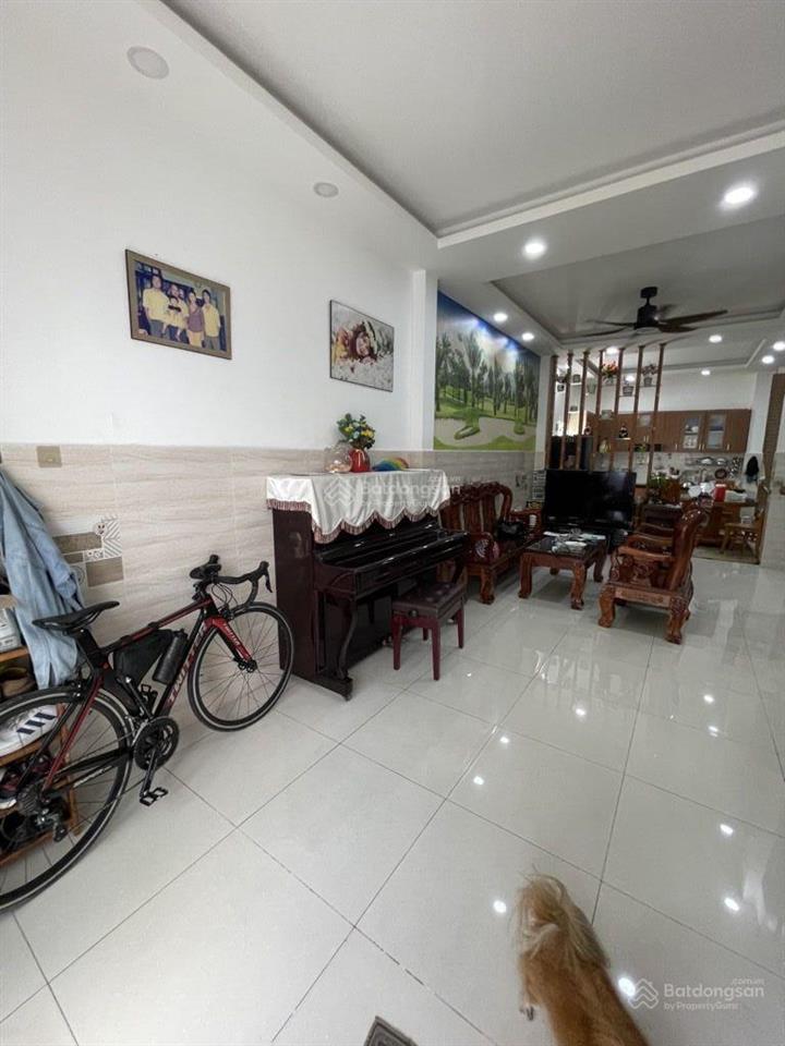 Bán nhà chính chủ tân phú, 4x14m có nở hậu, 71m2, 3pn, hxh, chỉ 6.4 tỷ