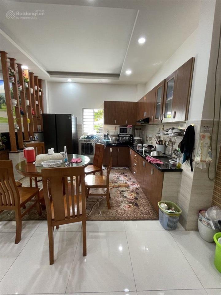 Bán nhà chính chủ tân phú, 4x14m có nở hậu, 71m2, 3pn, hxh, chỉ 6.4 tỷ