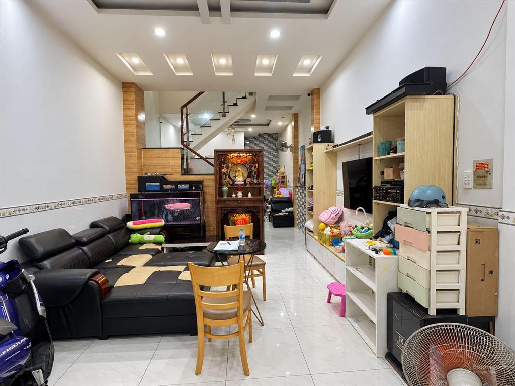 Bán nhà bình tân gần ngã tư 4 xã, 48m2 (4x12), 2 tầng, hẻm ô tô, giá 4,7 tỷ