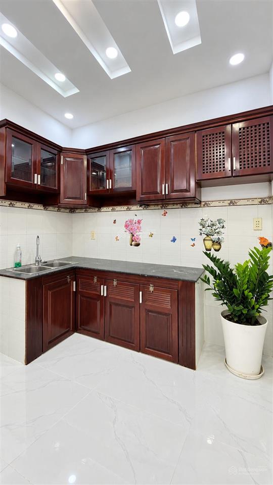 Nhà lê văn quới, quận bình tân, 36m2, 3 tầng, 3pn, hẻm xe hơi tới nhà, sát quận tân phú, chỉ 3.8 tỷ